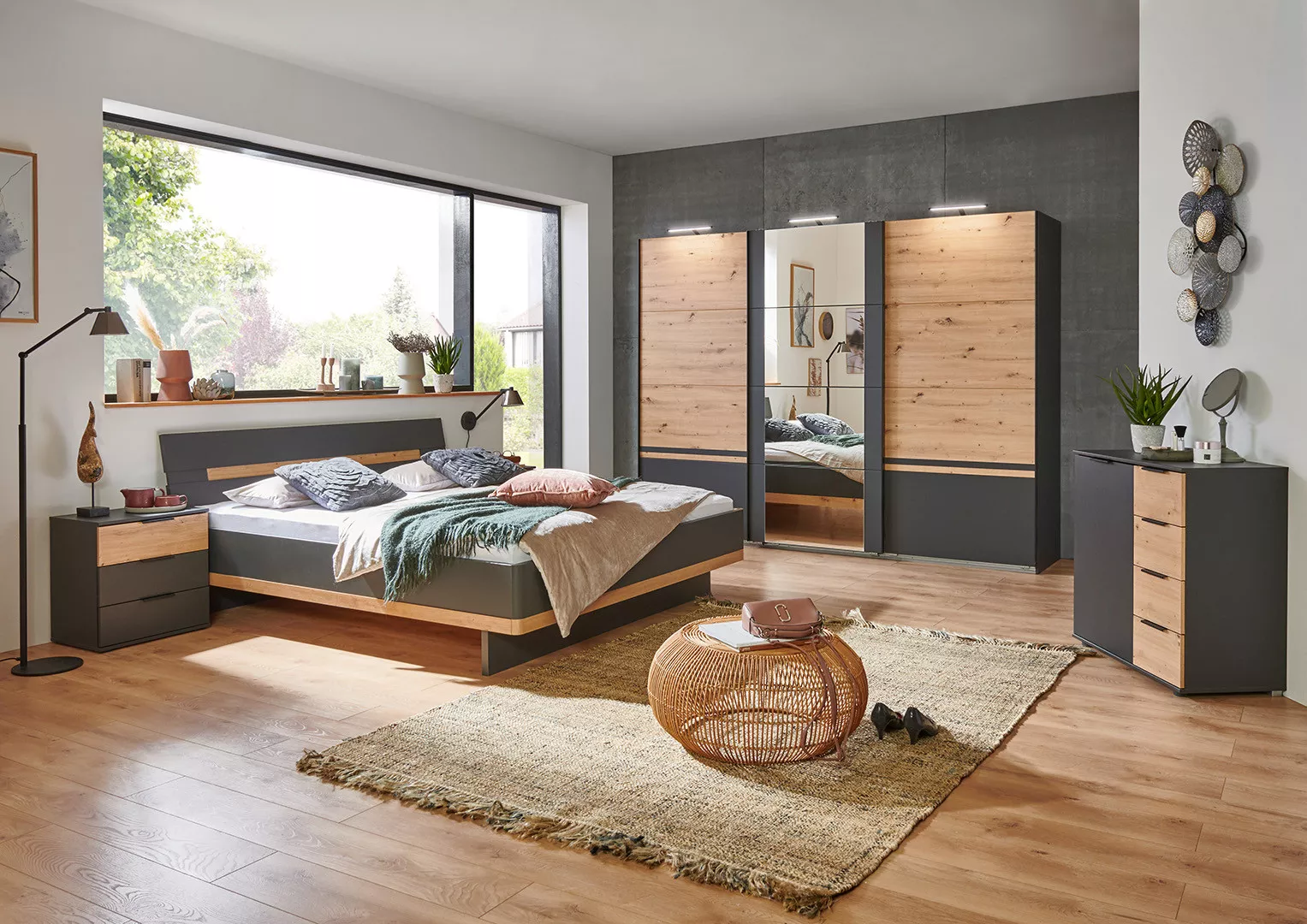 Quiet villa with pool 3